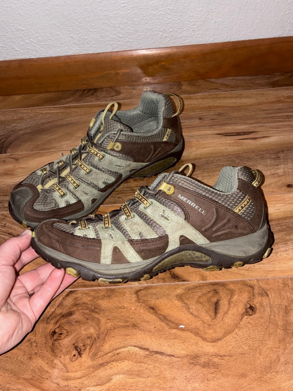 Merrell Women’s Siren Sport Hiking Shoes Goretex - size 9